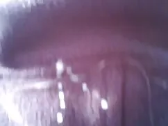 Travesti se masturba ...