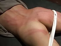 El chico apesta. por ...
