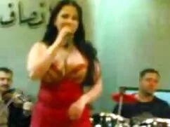A los gays flacos le ...